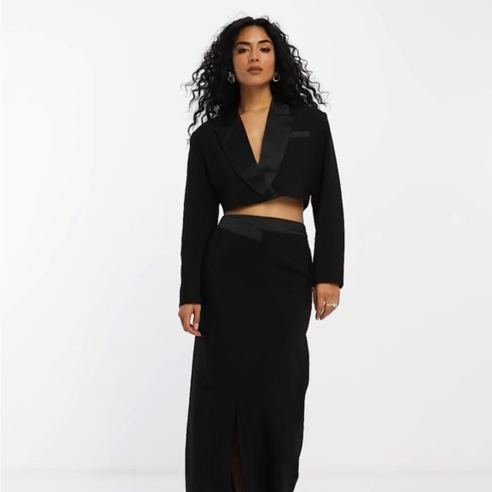 Cropped blazer